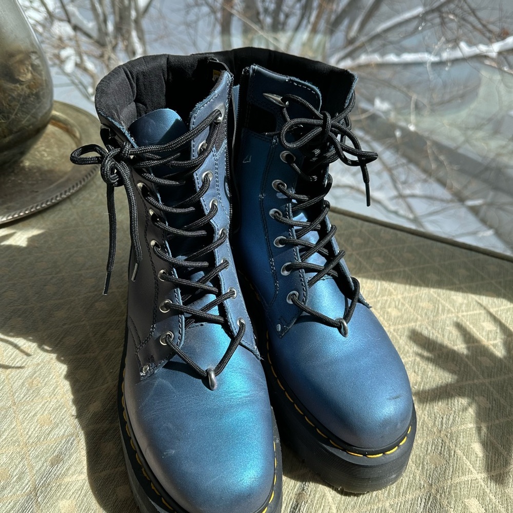 Dr. Martens Jadon iridescent